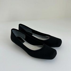 New in box Bandolino Williamson ballet flat neoprene black size 10